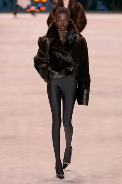 Look 9